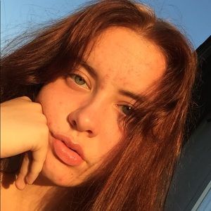 Meet your Posher, Emilee